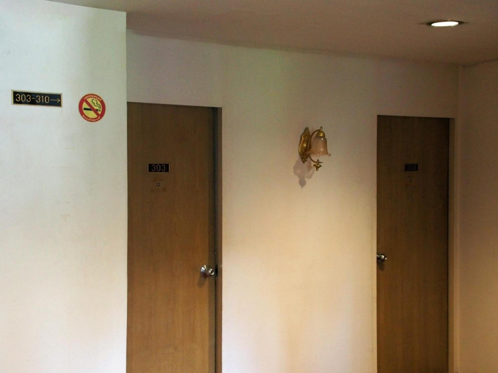 Wish Inn Chidlom V วิช อินน์ ชิดลม 2 Бангкок Экстерьер фото